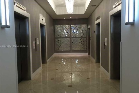 Copropriété à louer à Miami Beach, Floride: 49.24 m2 № 1999507 - photo 13