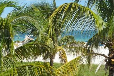 Copropriété à louer à Miami Beach, Floride: 49.24 m2 № 1999507 - photo 17