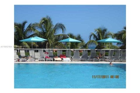 Copropriété à louer à Miami Beach, Floride: 49.24 m2 № 1999507 - photo 4