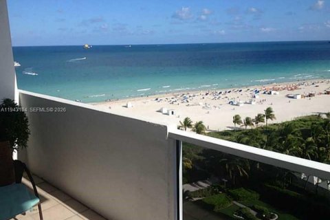 Copropriété à louer à Miami Beach, Floride: 49.24 m2 № 1999507 - photo 2