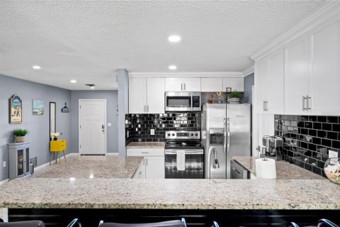 House in Venice, Florida 3 bedrooms, 141.21 sq.m. № 1821242 - photo 23