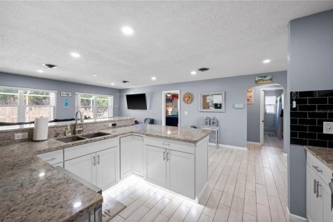 House in Venice, Florida 3 bedrooms, 141.21 sq.m. № 1821242 - photo 24