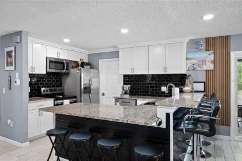 House in Venice, Florida 3 bedrooms, 141.21 sq.m. № 1821242 - photo 21