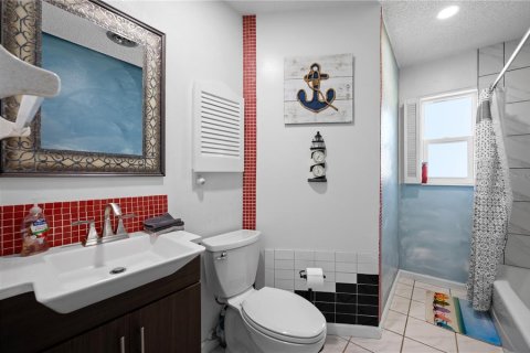 House in Venice, Florida 3 bedrooms, 141.21 sq.m. № 1821242 - photo 16