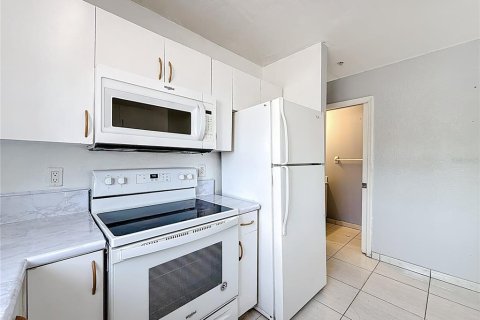Condo in Miami, Florida, 3 bedrooms  № 1881193 - photo 6