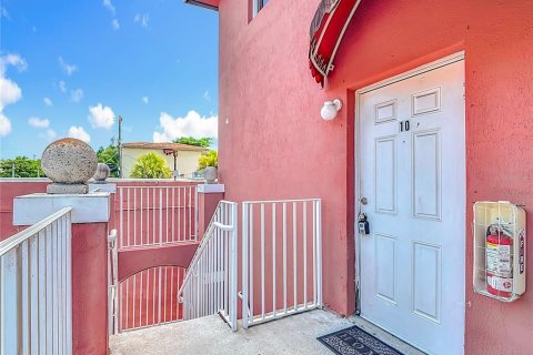 Condo in Miami, Florida, 3 bedrooms  № 1881193 - photo 3
