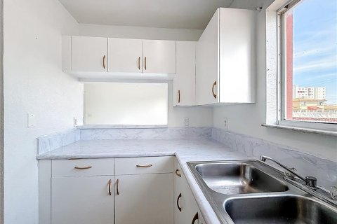 Condo in Miami, Florida, 3 bedrooms  № 1881193 - photo 7