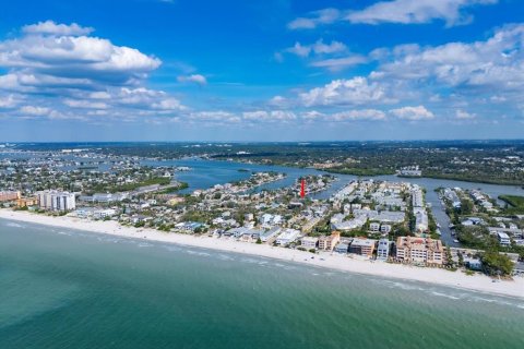 Condo à Indian Rocks Beach, Floride, 4 chambres  № 2118652