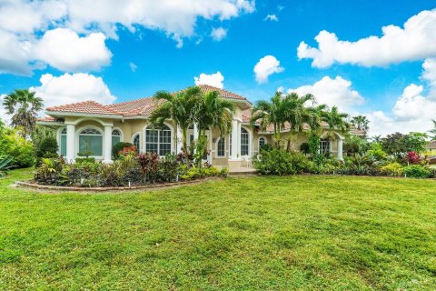 Casa en venta en Loxahatchee Groves, Florida, 4 dormitorios, 311.59 m2 № 973105 - foto 1