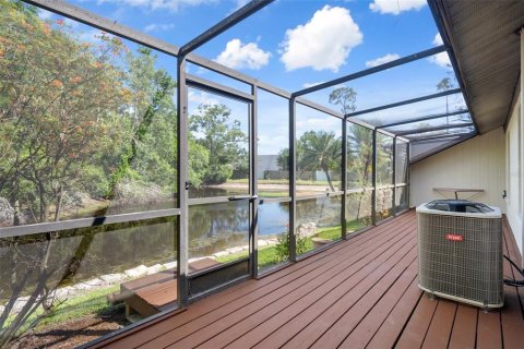 House in Tampa, Florida 2 bedrooms, 92.34 sq.m. № 1721051 - photo 29