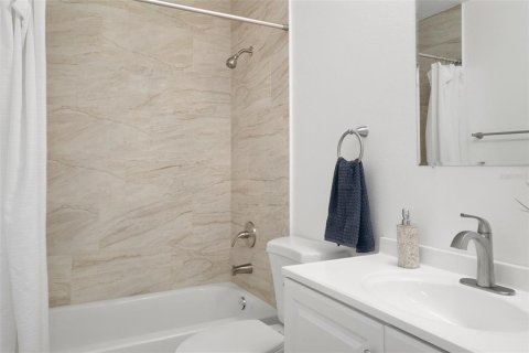 House in Tampa, Florida 2 bedrooms, 92.34 sq.m. № 1721051 - photo 24