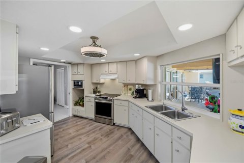Villa ou maison à vendre à Punta Gorda, Floride: 4 chambres, 227.8 m2 № 2147512 - photo 4