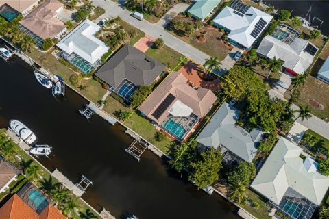 Villa ou maison à vendre à Punta Gorda, Floride: 4 chambres, 227.8 m2 № 2147512 - photo 10