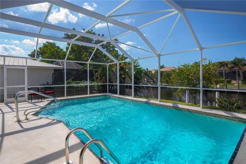 Villa ou maison à vendre à Punta Gorda, Floride: 4 chambres, 227.8 m2 № 2147512 - photo 7
