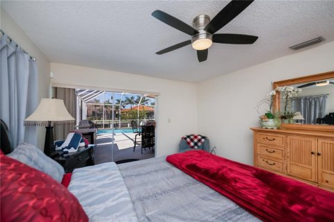 Villa ou maison à vendre à Punta Gorda, Floride: 4 chambres, 227.8 m2 № 2147512 - photo 5