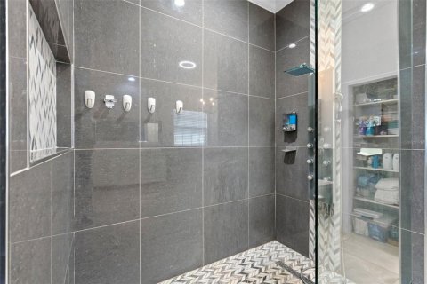 Casa en venta en Windermere, Florida, 5 dormitorios, 311.97 m2 № 1919104 - foto 22