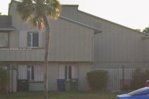 Adosado en venta en Lauderhill, Florida, 2 dormitorios, 87.33 m2 № 1946107 - foto 1