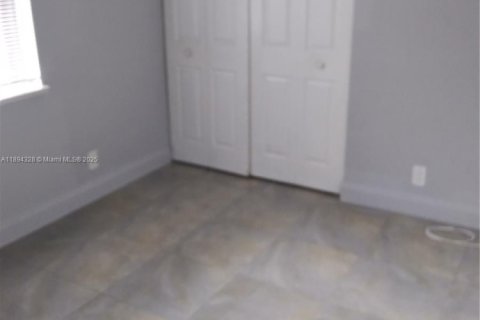Adosado en venta en Lauderhill, Florida, 2 dormitorios, 87.33 m2 № 1946107 - foto 17