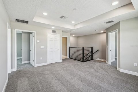 House in Spring Hill, Florida 4 bedrooms, 263.38 sq.m. № 1608325 - photo 29