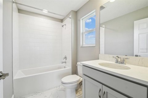 House in Spring Hill, Florida 4 bedrooms, 263.38 sq.m. № 1608325 - photo 28