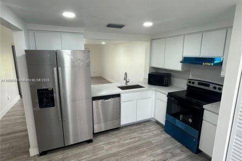 Adosado en venta en Sunrise, Florida, 2 dormitorios, 140.47 m2 № 1828777 - foto 2