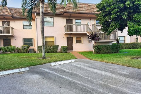 Condo in Pembroke Pines, Florida, 2 bedrooms  № 1997047