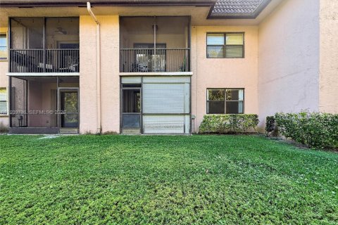 Condo in Pembroke Pines, Florida, 2 bedrooms  № 1997047 - photo 26