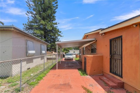House in Miami, Florida 2 bedrooms, 74.69 sq.m. № 1790454 - photo 21