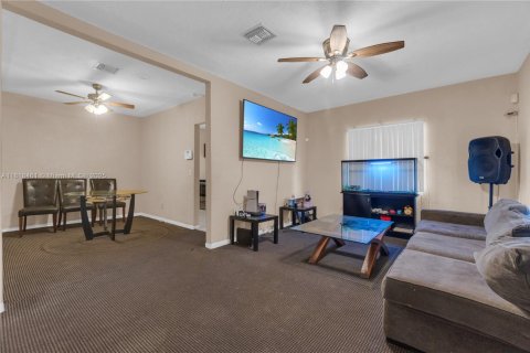 House in Miami, Florida 2 bedrooms, 74.69 sq.m. № 1790454 - photo 14