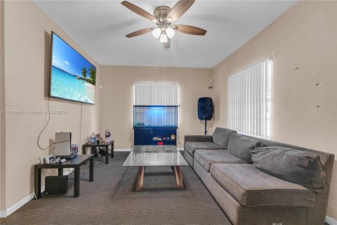 House in Miami, Florida 2 bedrooms, 74.69 sq.m. № 1790454 - photo 15