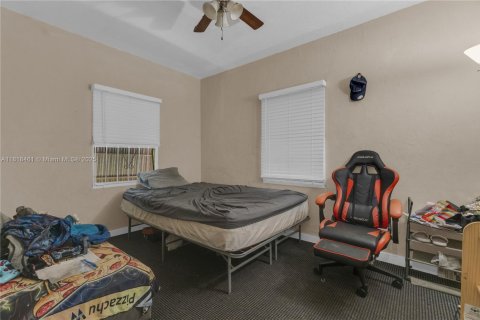 House in Miami, Florida 2 bedrooms, 74.69 sq.m. № 1790454 - photo 12