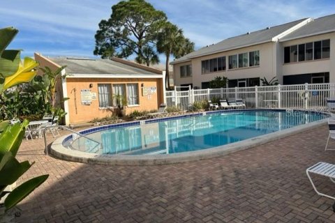 Apartamento en alquiler en Saint Petersburg, Florida, 1 dormitorio, 70.61 m2 № 1829936 - foto 3