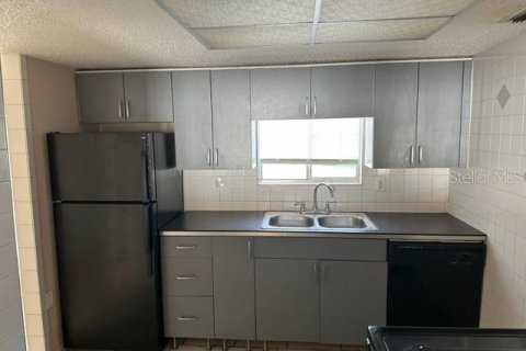 Apartamento en alquiler en Saint Petersburg, Florida, 1 dormitorio, 70.61 m2 № 1829936 - foto 4