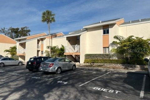 Apartamento en alquiler en Saint Petersburg, Florida, 1 dormitorio, 70.61 m2 № 1829936 - foto 1