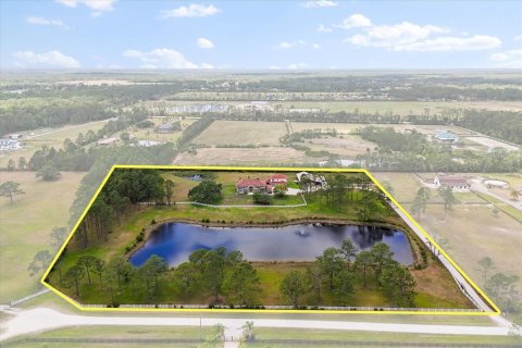 House in New Smyrna Beach, Florida 7 bedrooms, 533.91 sq.m. № 1670210 - photo 5