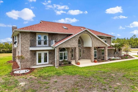 House in New Smyrna Beach, Florida 7 bedrooms, 533.91 sq.m. № 1670210 - photo 8