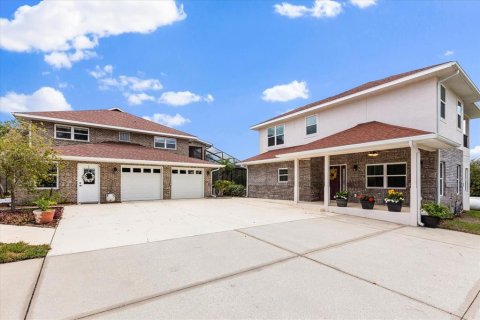 House in New Smyrna Beach, Florida 7 bedrooms, 533.91 sq.m. № 1670210 - photo 6