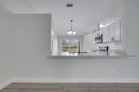House in Palm Bay, Florida 3 bedrooms, 130.99 sq.m. № 1520745 - photo 19