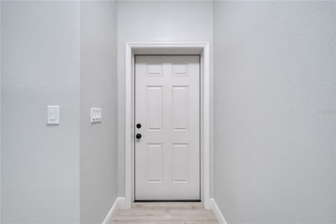 House in Palm Bay, Florida 3 bedrooms, 130.99 sq.m. № 1520745 - photo 9