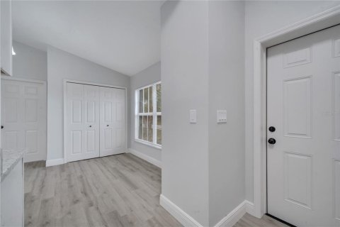 House in Palm Bay, Florida 3 bedrooms, 130.99 sq.m. № 1520745 - photo 11