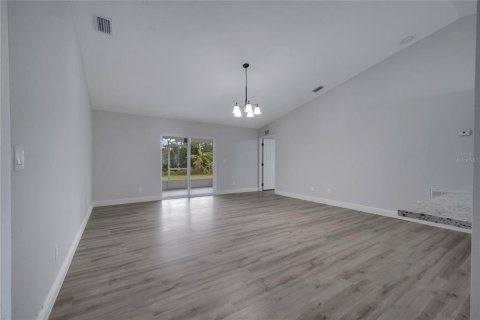 House in Palm Bay, Florida 3 bedrooms, 130.99 sq.m. № 1520745 - photo 17
