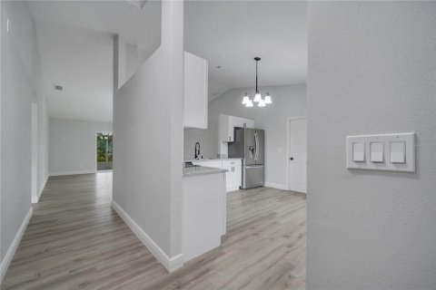 House in Palm Bay, Florida 3 bedrooms, 130.99 sq.m. № 1520745 - photo 10