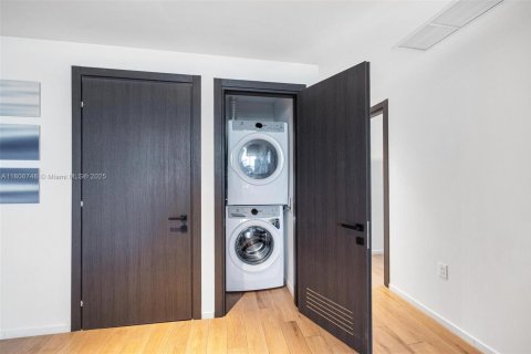 Купить кондоминиум в Майами, Флорида 3 спальни, 105.44м2, № 1962406 - фото 22