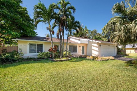 House in Palmetto Bay, Florida 3 bedrooms, 151.34 sq.m. № 2089803
