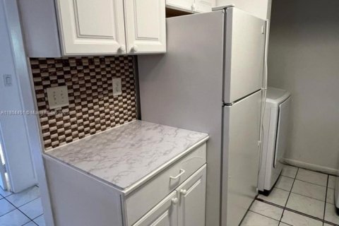 Купить кондоминиум в Майами, Флорида 2 спальни, 84.26м2, № 1983453 - фото 4