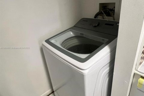 Купить кондоминиум в Майами, Флорида 2 спальни, 84.26м2, № 1983453 - фото 6