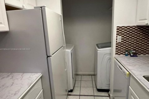 Купить кондоминиум в Майами, Флорида 2 спальни, 84.26м2, № 1983453 - фото 3