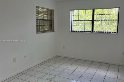 Купить кондоминиум в Майами, Флорида 2 спальни, 84.26м2, № 1983453 - фото 14