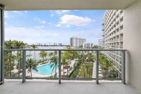 Condo in Miami Beach, Florida, 2 bedrooms № 2031002 - photo 14