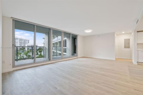 Condo in Miami Beach, Florida, 2 bedrooms № 2031002 - photo 6